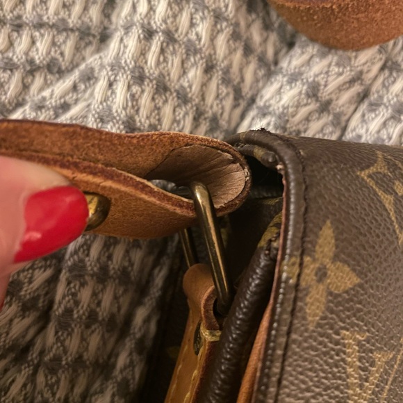 Louis Vuitton - Picture 8 of 15